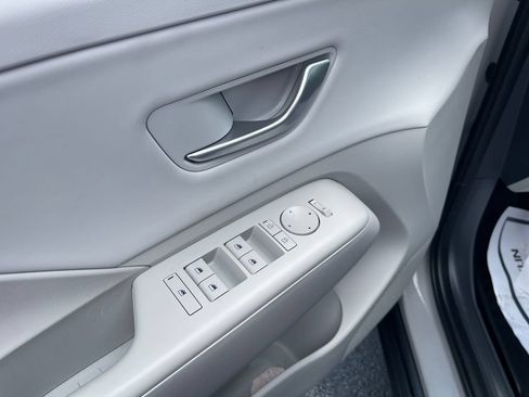 Used 2026 Hyundai Kona SEL Premium FWD image 11
