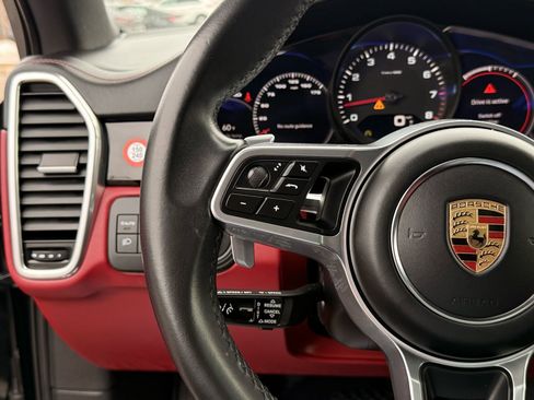 Used 2022 Porsche Cayenne Coupe image 60
