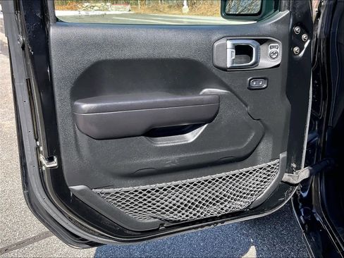 Used 2020 Jeep Wrangler Unlimited Sport S image 9