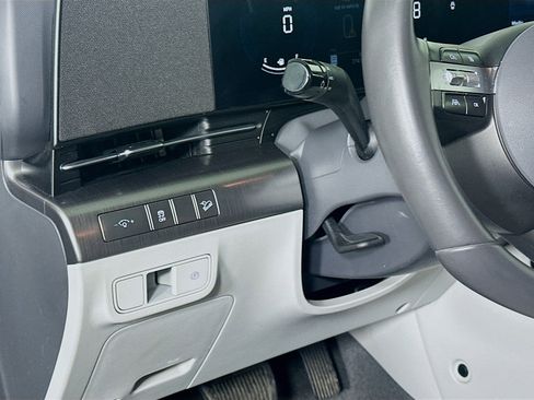 Used 2025 Hyundai Kona SEL image 17