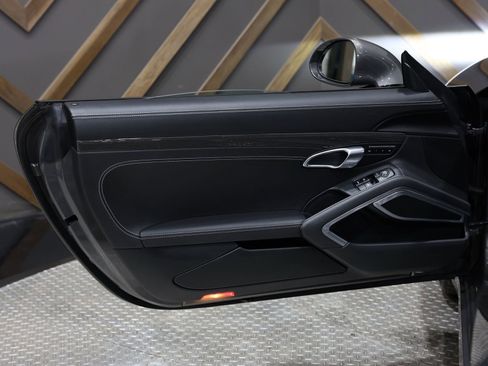 Used 2019 Porsche 911 Turbo S image 37