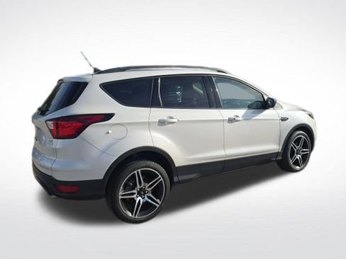 Used 2019 Ford Escape SEL FWD image 3