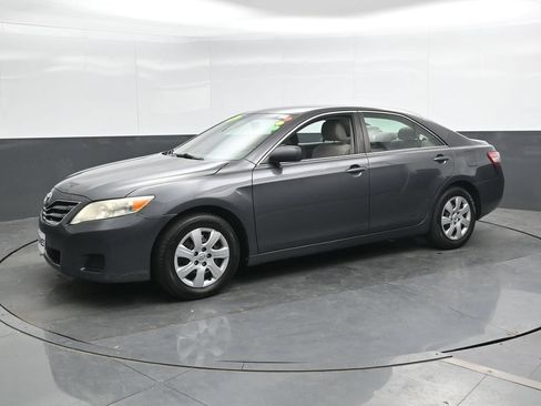 Used 2010 Toyota Camry LE FWD image 8