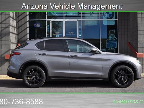 Used 2018 Alfa Romeo Stelvio Ti Sport image 2