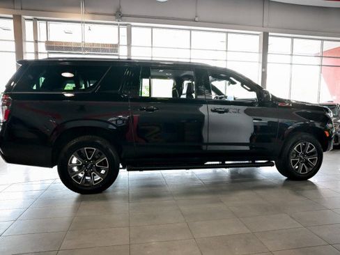 Used 2022 Chevrolet Suburban Z71 AWD/4WD image 4