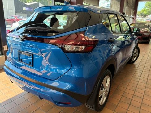 Used 2025 Nissan Kicks Play S w/ Interior Electronics Package FWD image 10