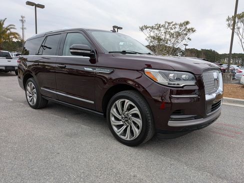 Certified 2023 Lincoln Navigator Reserve image 3