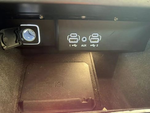 Used 2024 Jeep Wagoneer L Series II RWD image 19
