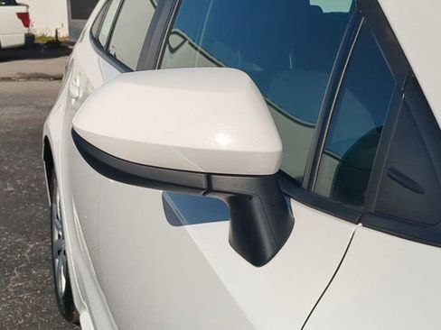Used 2025 Toyota Corolla LE FWD image 11
