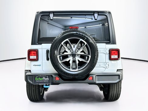 Used 2024 Jeep Wrangler Unlimited w/ Convenience Group AWD/4WD image 7