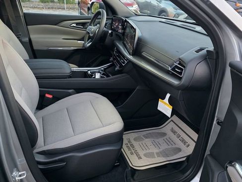 New 2026 Chevrolet Traverse LT w/ LPO, Floor Liner Package image 6