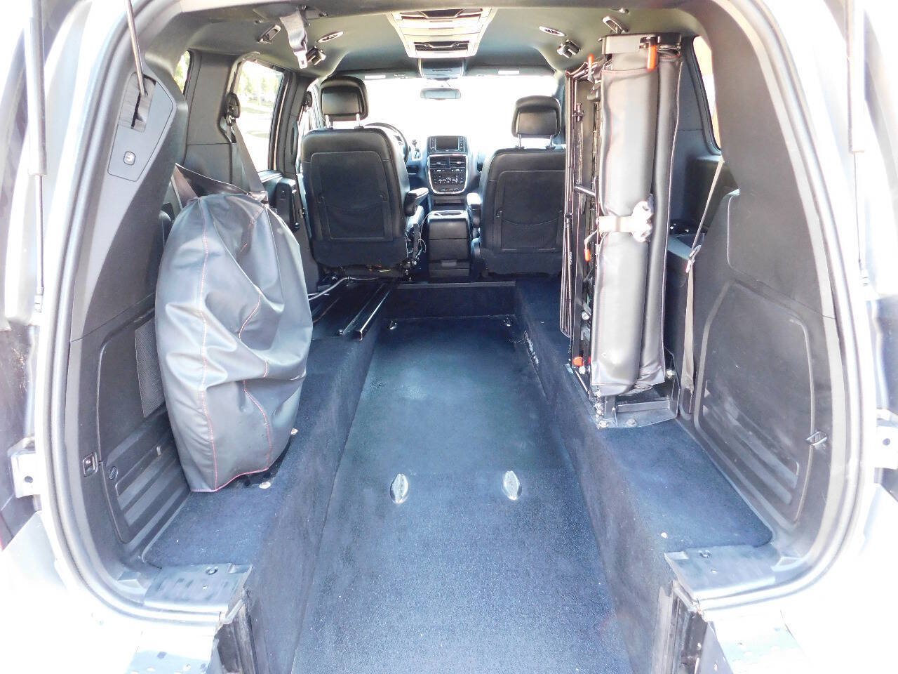 Used 2018 Dodge Grand Caravan GT FWD image 4