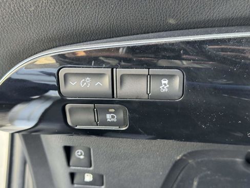 Used 2021 Toyota Prius Prime LE image 16