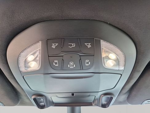 Used 2023 Chrysler Pacifica Pinnacle image 42