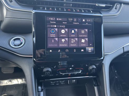 New 2025 Jeep Grand Cherokee Altitude image 18