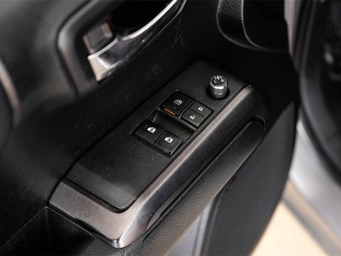 Used 2016 Toyota Tacoma TRD Sport w/ Towing Package image 40