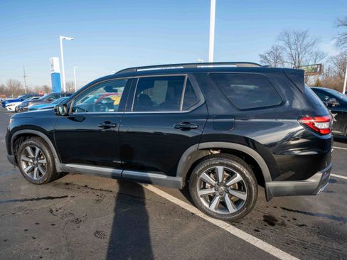 Used 2024 Honda Pilot Touring image 4