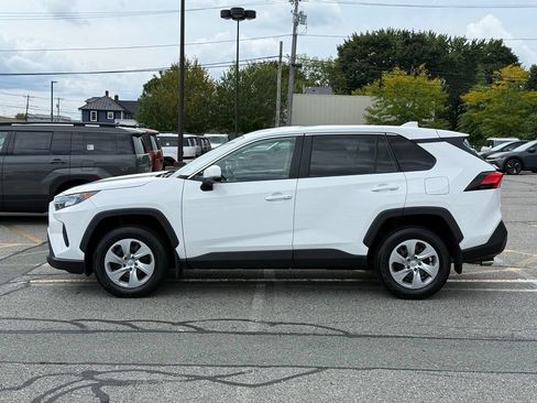 Used 2022 Toyota RAV4 LE AWD/4WD image 2