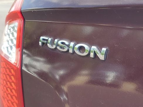 Used 2011 Ford Fusion SE FWD image 6
