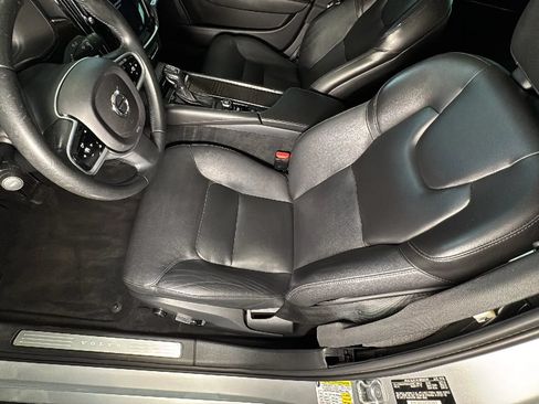 Used 2019 Volvo S90 T5 Momentum FWD image 42