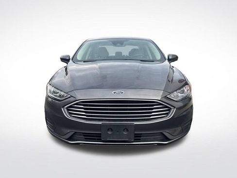 Used 2019 Ford Fusion SE FWD image 8