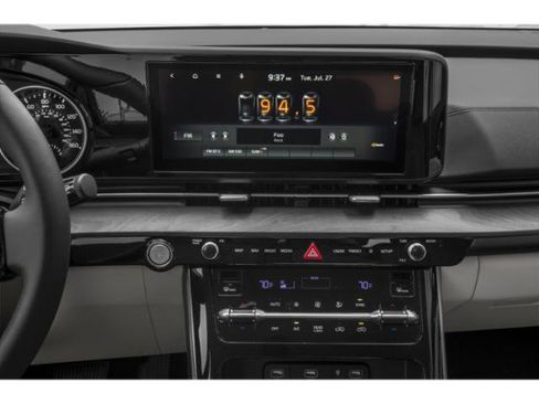 Used 2024 Kia Carnival EX image 13