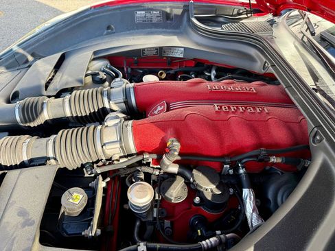 Used 2010 Ferrari California image 28