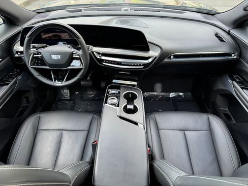Used 2023 Cadillac Lyriq AWD image 22
