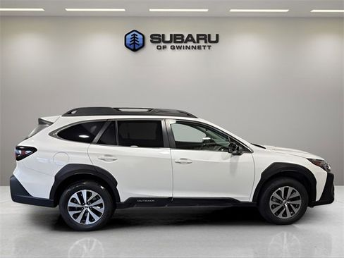 Used 2023 Subaru Outback Premium image 6