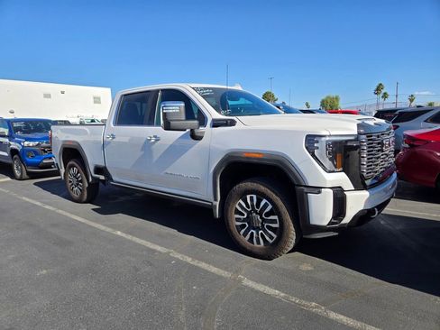 Used 2025 GMC Sierra 2500 Denali Ultimate w/ Max Trailering Package AWD/4WD image 1