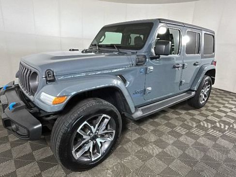 Used 2024 Jeep Wrangler Unlimited w/ Convenience Group AWD/4WD image 6