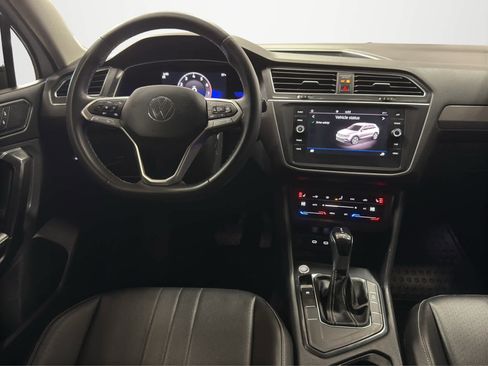 Used 2022 Volkswagen Tiguan SE image 17