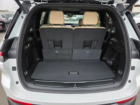 New 2025 Jeep Grand Cherokee L Limited image 24