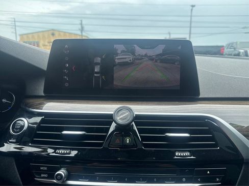 Used 2019 BMW 530i w/ Convenience Package image 22