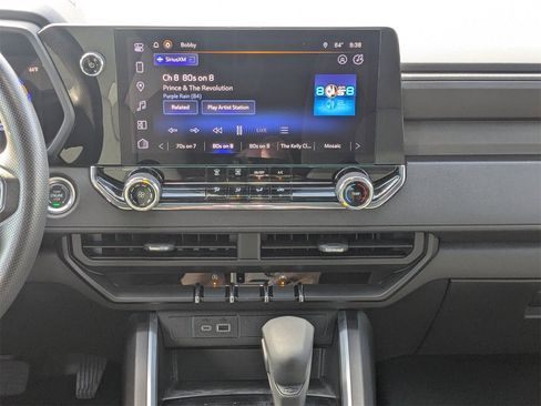 Used 2024 Chevrolet Colorado Trail Boss image 18