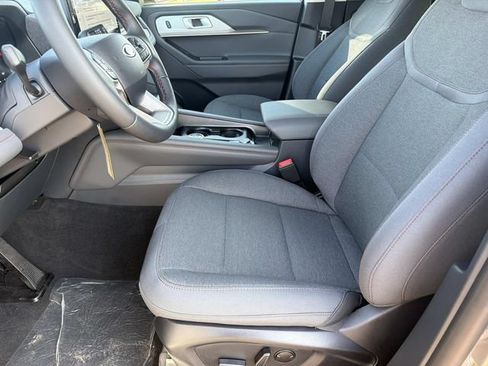 New 2026 Ford Explorer Active RWD image 18