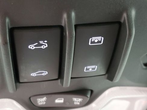 Used 2023 Chevrolet TrailBlazer RS w/ Sun and Liftgate Package image 17