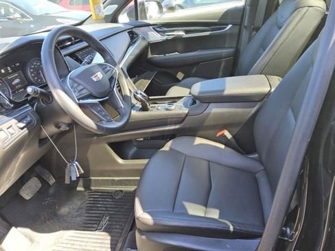 Used 2025 Cadillac XT5 Premium Luxury w/ Technology Package image 4
