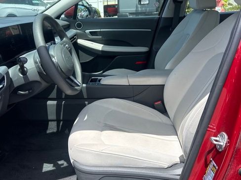 Used 2025 Hyundai Sonata SEL FWD image 8