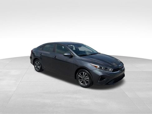 Used 2024 Kia Forte LXS FWD image 8