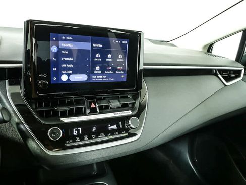 Used 2024 Toyota Corolla LE image 12