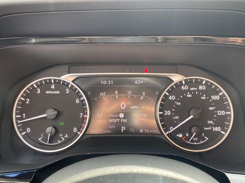 Used 2024 Nissan Pathfinder SL AWD/4WD image 16