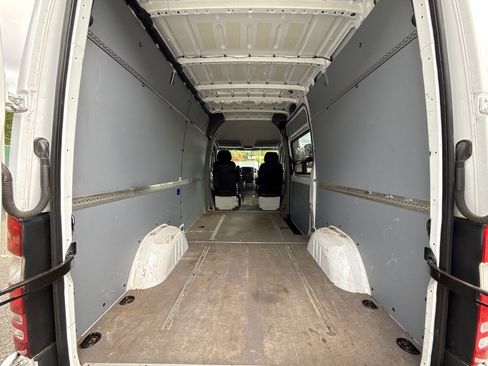 Used 2017 Mercedes-Benz Sprinter 2500 image 25