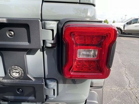 Used 2025 Jeep Wrangler Unlimited Rubicon 392 AWD/4WD image 37