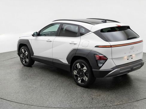 Used 2025 Hyundai Kona SEL image 6