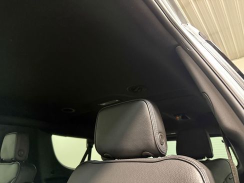 Used 2025 GMC Yukon XL Denali AWD/4WD image 9