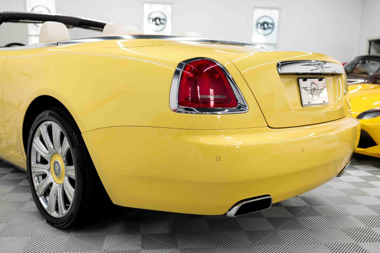Used 2017 Rolls-Royce Dawn RWD image 82