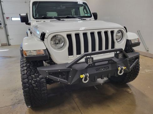 Used 2022 Jeep Wrangler Unlimited Sahara w/ Cold Weather Group AWD/4WD image 15
