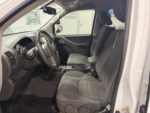Used 2019 Nissan Frontier PRO-4X image 10