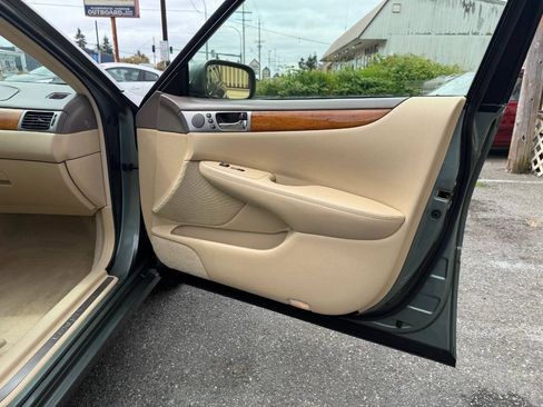 Used 2005 Lexus ES 330 w/ Preferred Accessory Pkg FWD image 20